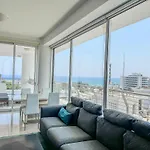 Stunning Sea & View - 3 Min Walk To