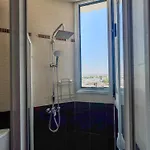 Stunning Sea & View - 3 Min Walk To דירה