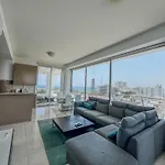 Stunning Sea & View - 3 Min Walk To דירה *