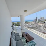 Stunning Sea & View - 3 Min Walk To דירה