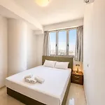 Stunning Sea & View - 3 Min Walk To דירה *
