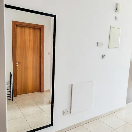 Stunning Sea & View - 3 Min Walk To דירה *