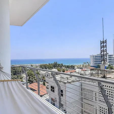 Lejlighed Rated - Premium Seaview 2-bdr-apt In Tallest Building In - 2 Min Walk To Larnaca