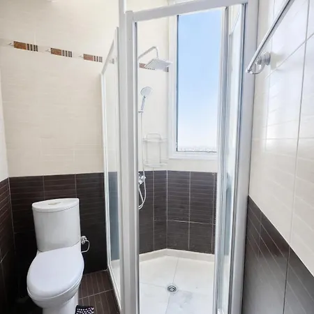 Rated - Premium Seaview 2-bdr-apt In Tallest Building In - 2 Min Walk To Larnaca