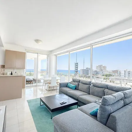 Rated - Premium Seaview 2-bdr-apt In Tallest Building In - 2 Min Walk To