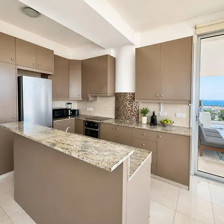 Rated - Premium Seaview 2-bdr-apt In Tallest Building In - 2 Min Walk To *