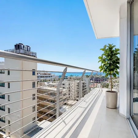 Rated - Premium Seaview 2-bdr-apt In Tallest Building In - 2 Min Walk To Lejlighed