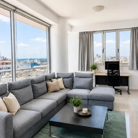 Rated - Premium Seaview 2-bdr-apt In Tallest Building In - 2 Min Walk To