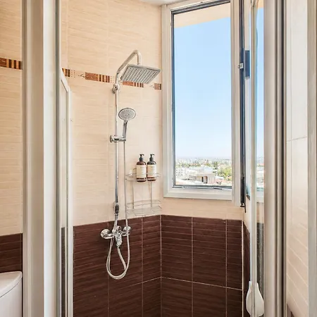 Rated - Premium Seaview 2-bdr-apt In Tallest Building In - 2 Min Walk To *