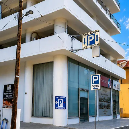 Rated - Premium Seaview 2-bdr-apt In Tallest Building In - 2 Min Walk To Lejlighed Larnaca