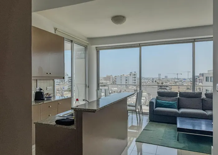 Stunning Sea & View - 3 Min Walk To *