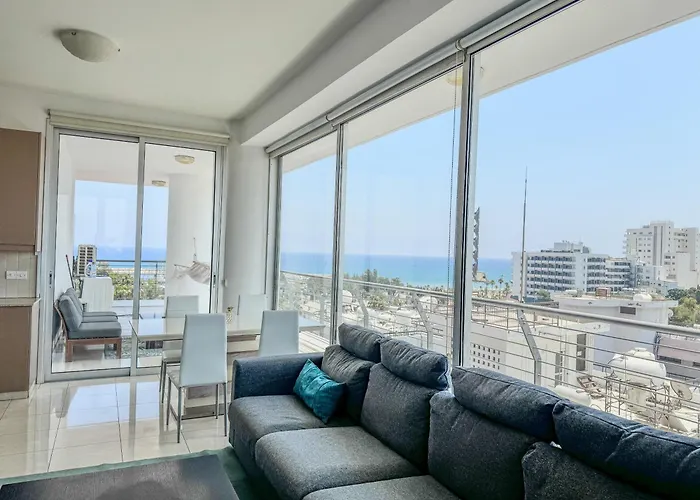 Stunning Sea & View - 3 Min Walk To