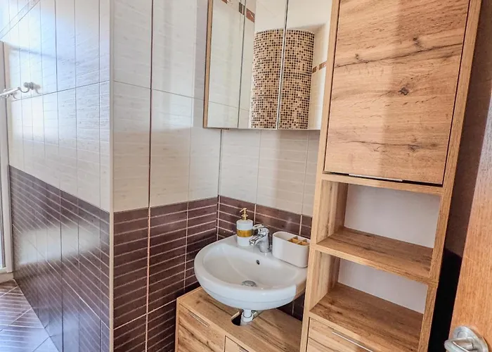 Stunning Sea & View - 3 Min Walk To *