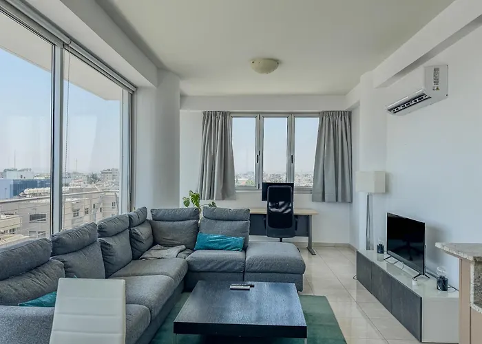 Stunning Sea & View - 3 Min Walk To