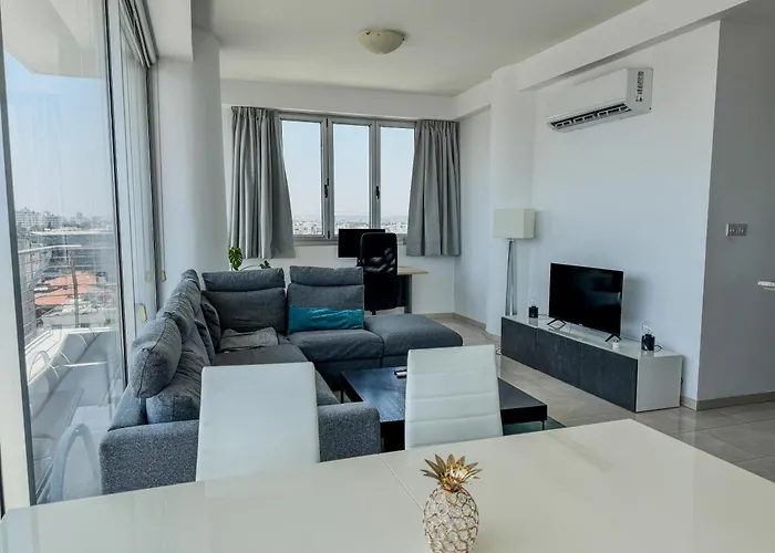 Stunning Sea & View - 3 Min Walk To Larnaca