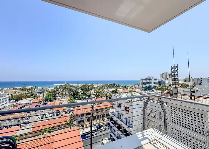 Stunning Sea & View - 3 Min Walk To