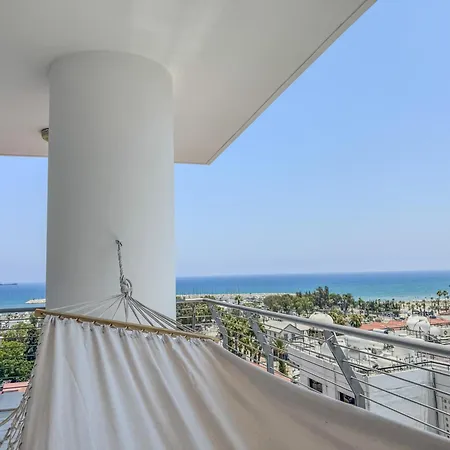 Apartment Stunning Sea & View - 3 Min Walk To Larnaca