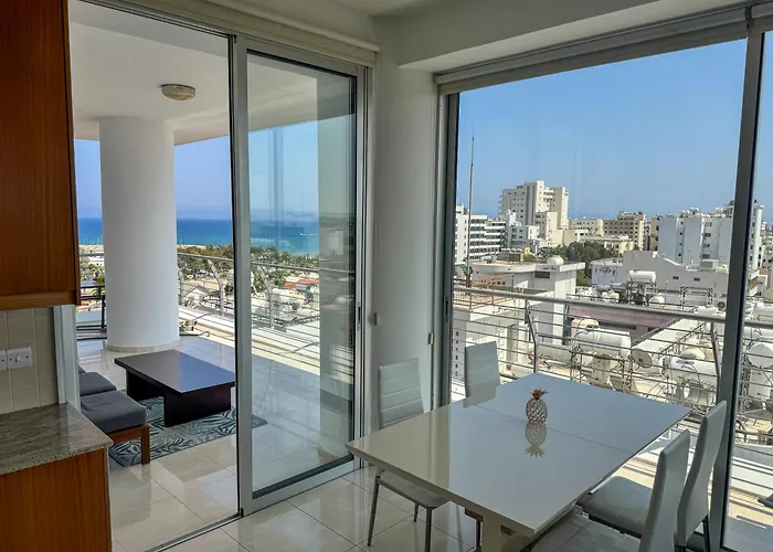 Stunning Sea & View - 3 Min Walk To