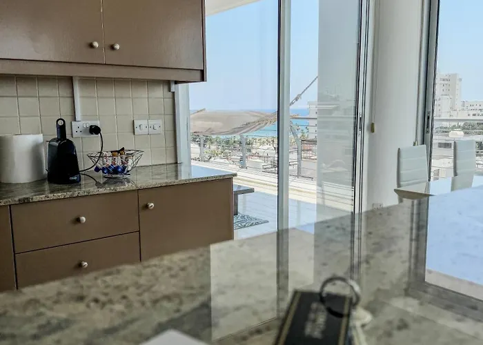 Stunning Sea & View - 3 Min Walk To Apartment