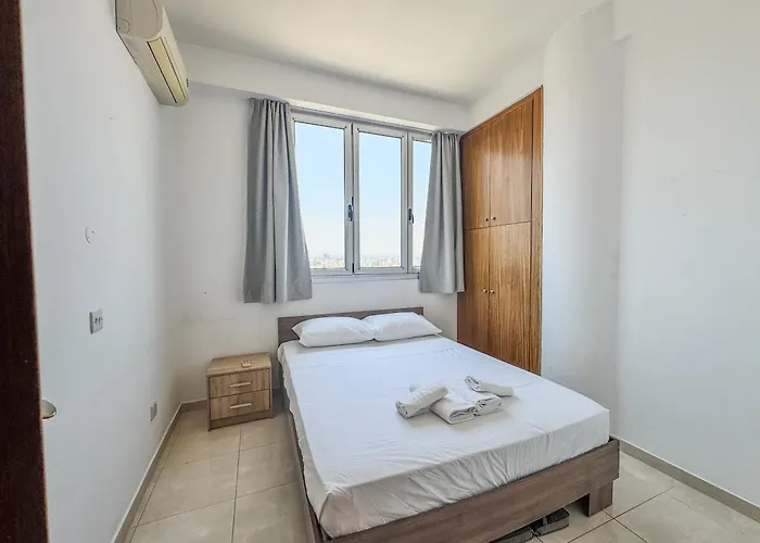 Stunning Sea & View - 3 Min Walk To * Larnaca